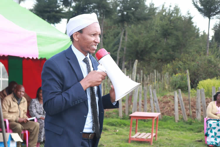 Co-ordinate of the distribution of subsidized fertilizer and certified artificial insemination (AI) programs 2