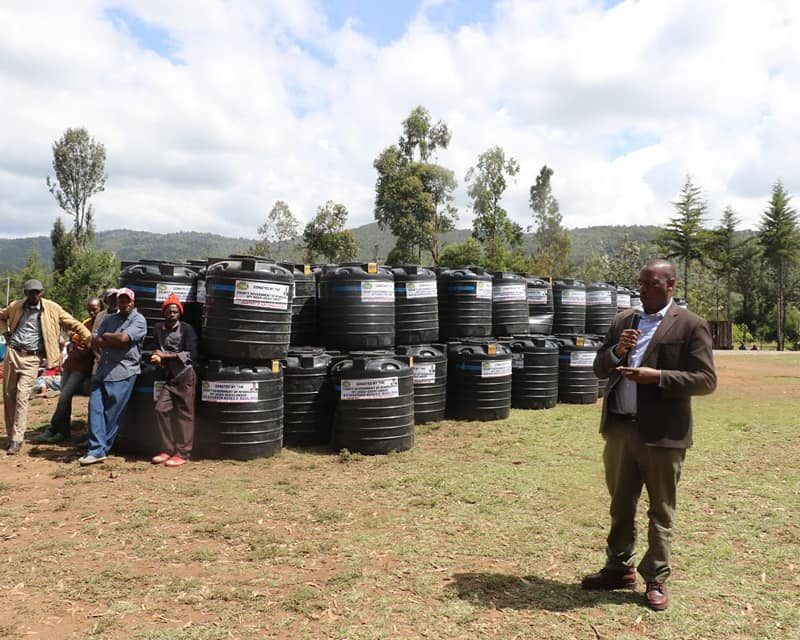 Distribution of 345 water tanks across 14 villages in Central Ward 3