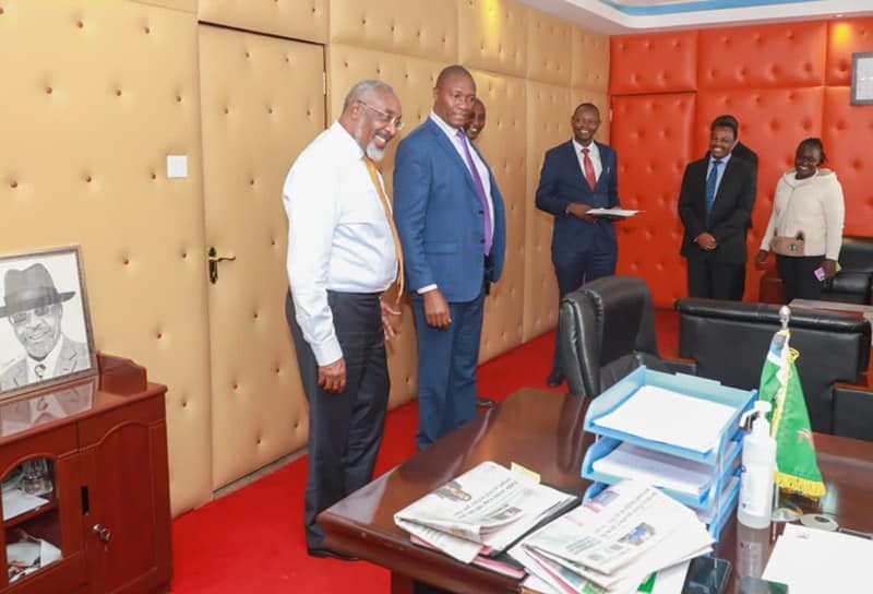 Gov. Badilisha to county staff 7
